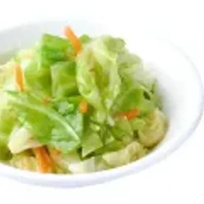 Cabbage stir-fried with garlic