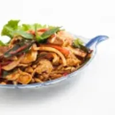 Stir-fried chicken with Thai basil