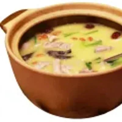 Chicken soup with pork tripe