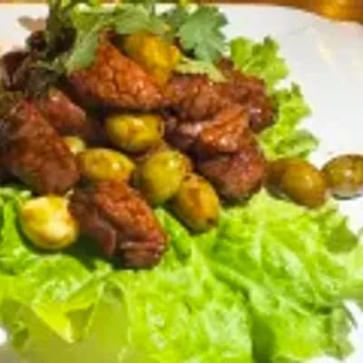 Stir-fried beef in black pepper sauce